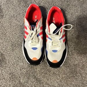 men adidas tennis shoes